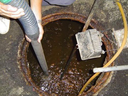 本号镇隔油池清理